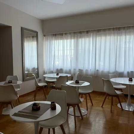 Oasi Santa Rosa فندق روما